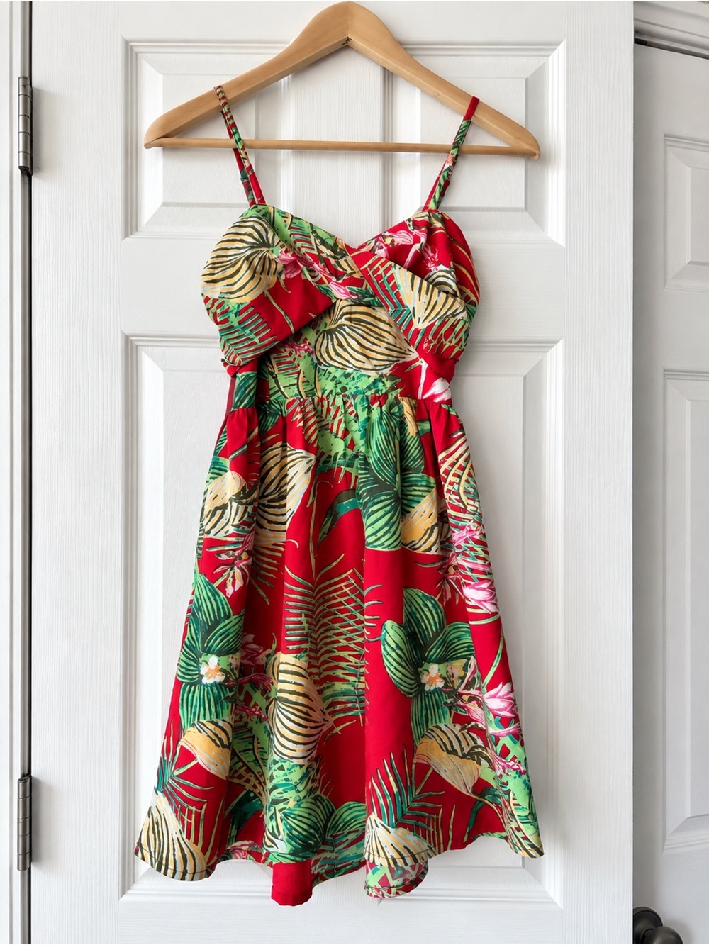 Roxy red mini dress with green and beige tropical leaf print, size XS